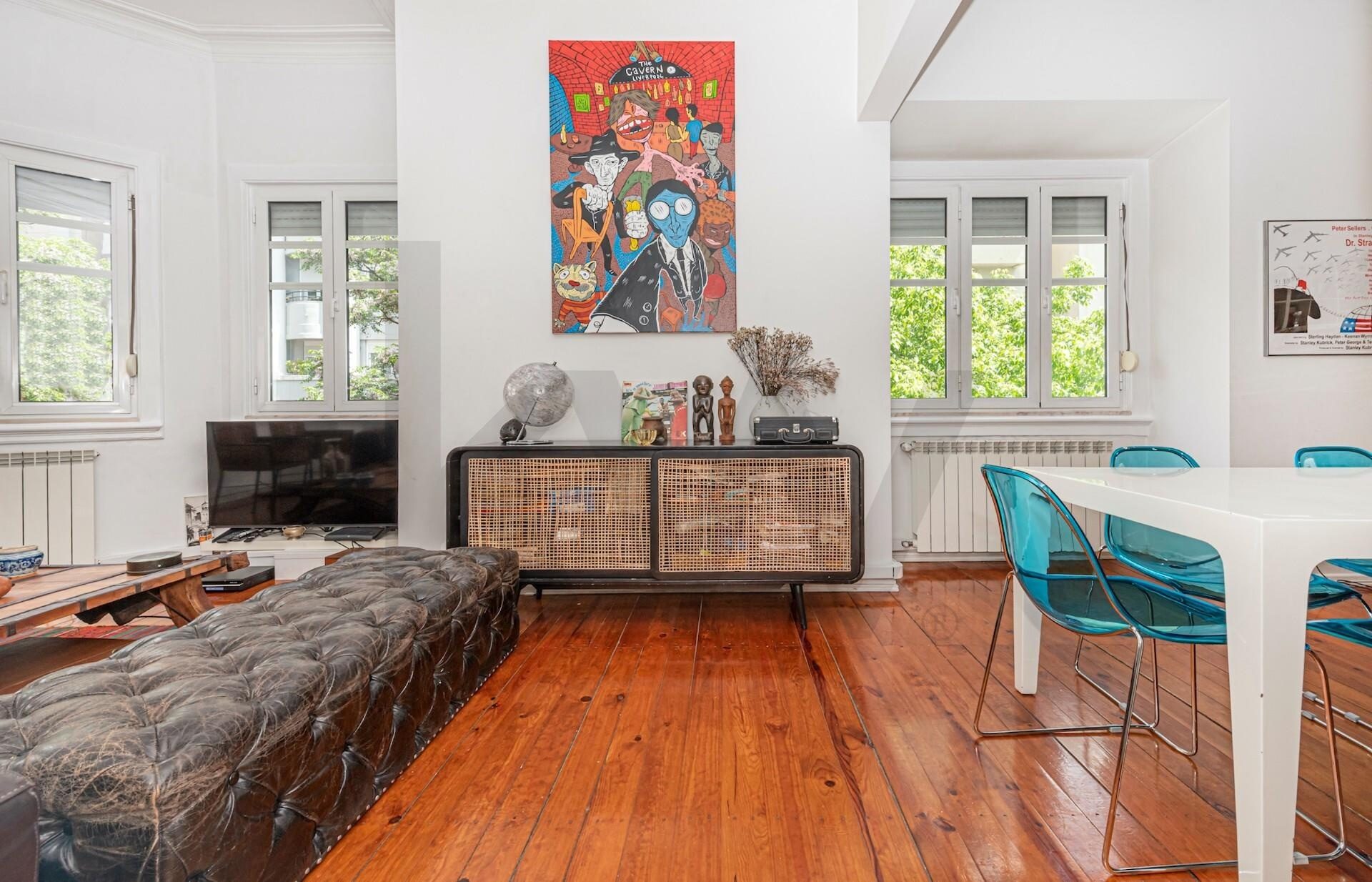 3 bedrooms on Rua Rodrigo da Fonseca with patio: The prestige of an address.